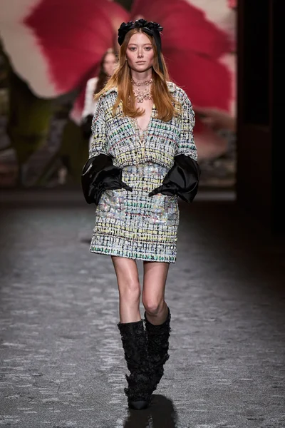 Look 13